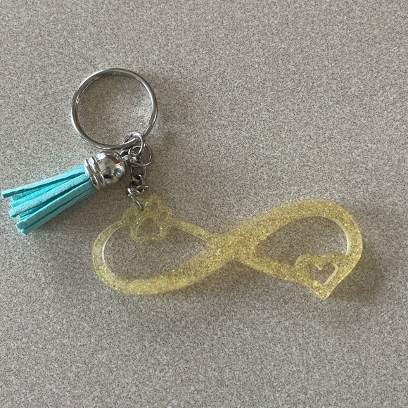 **SPECIAL DEAL** Handmade Paw & Heart Infinity Keychain -Please read description - Picture 2 of 3